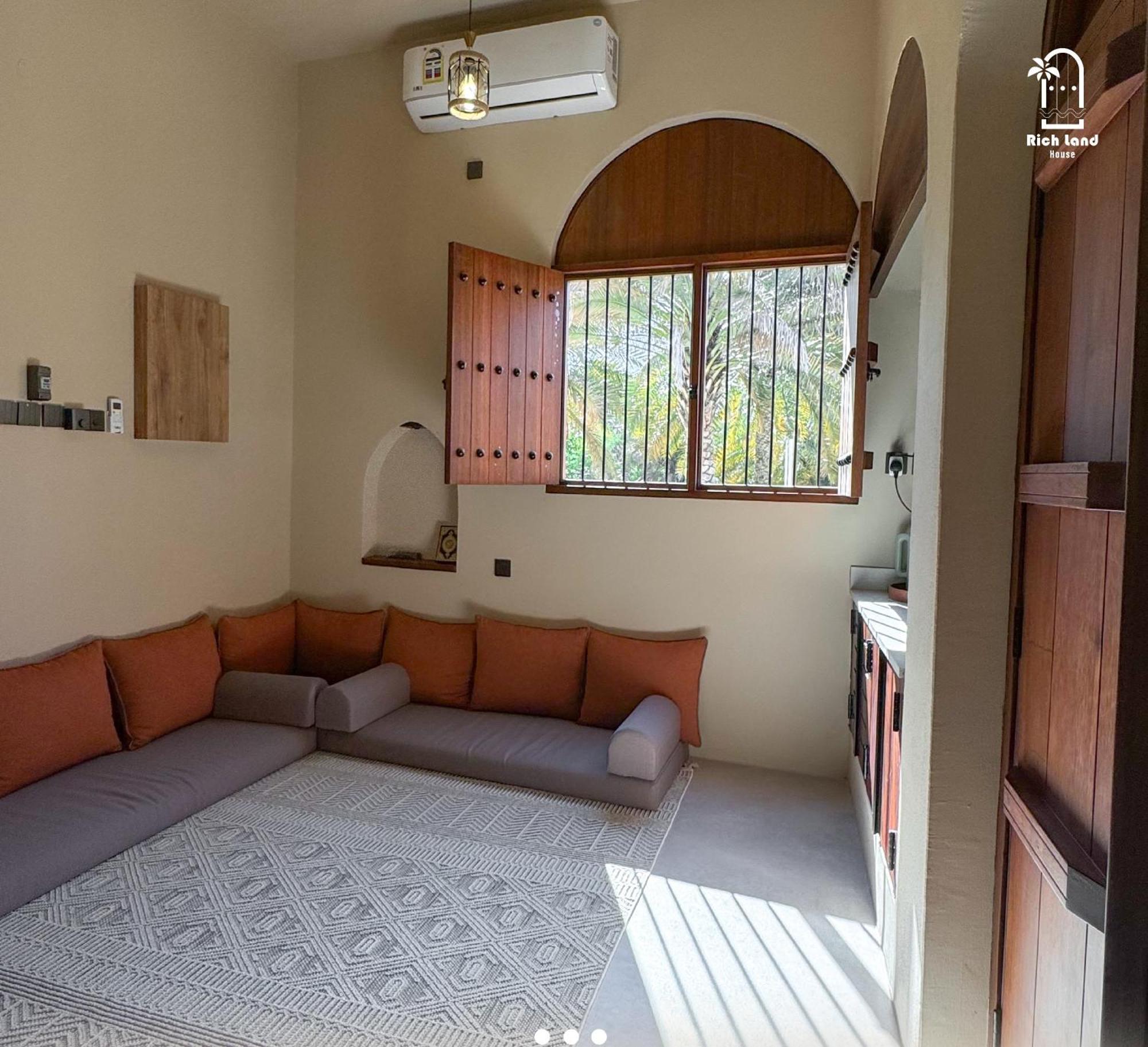 بيت أرض الثراء Rich Land House นิซวา ภายนอก รูปภาพ